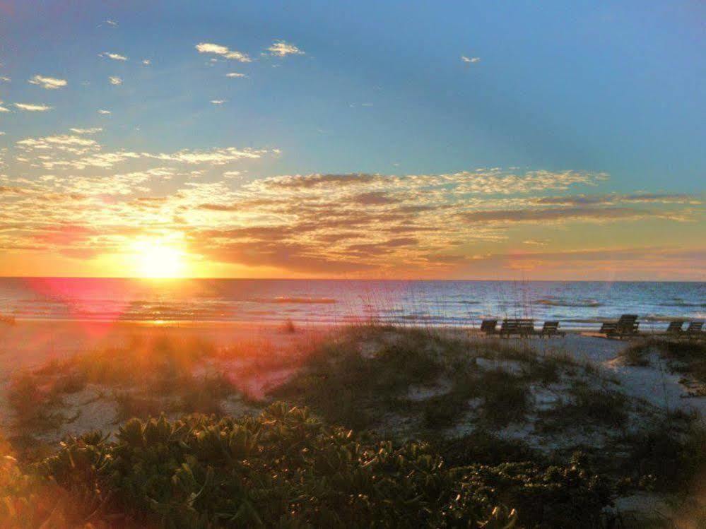 Sarah'S Seaside Hotel Indian Rocks Beach Exterior photo